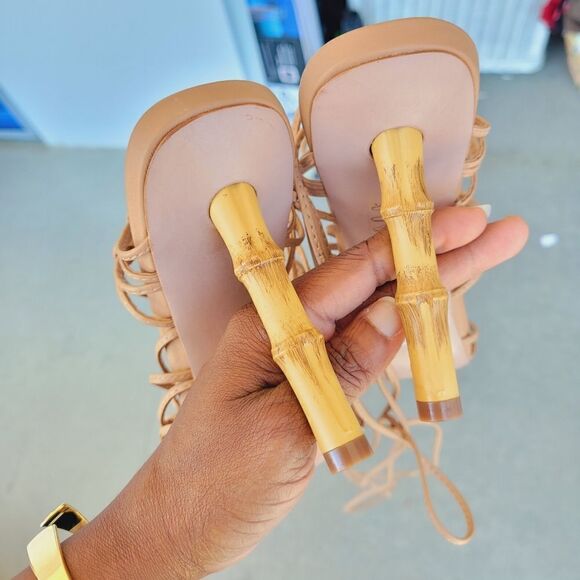 SCHUTZ    - Picture 9 of 16